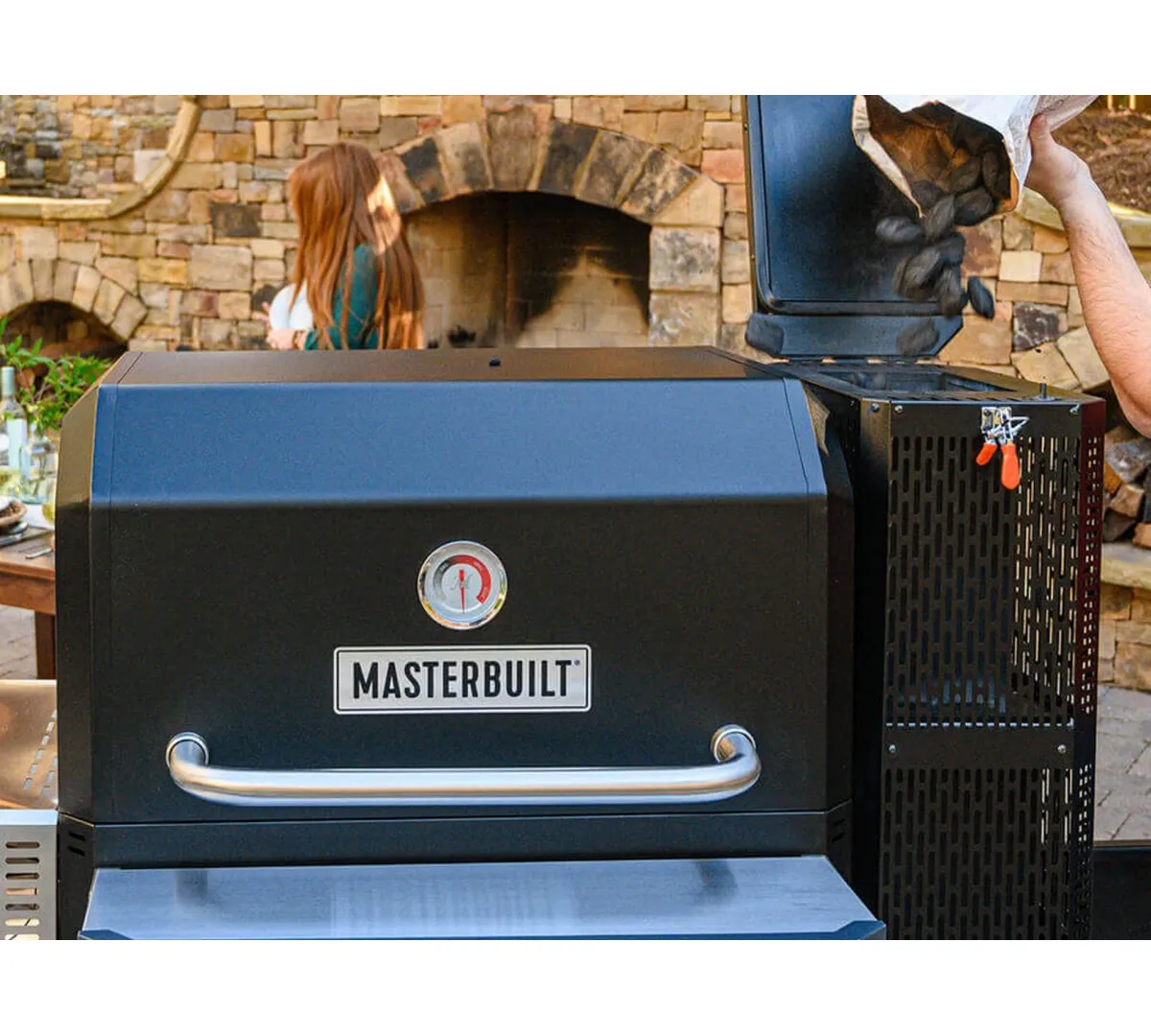 Masterbuilt Gravity Serisi 1050 Dijital Kömürlü Smoker Barbekü